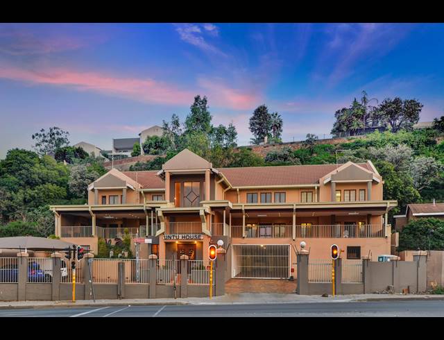 714M² BUSINESS SOLD IN HOUGHTON ESTATE